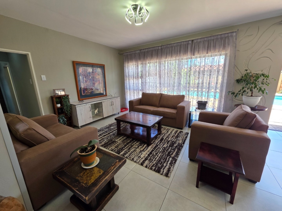 6 Bedroom Property for Sale in Dan Pienaar Free State